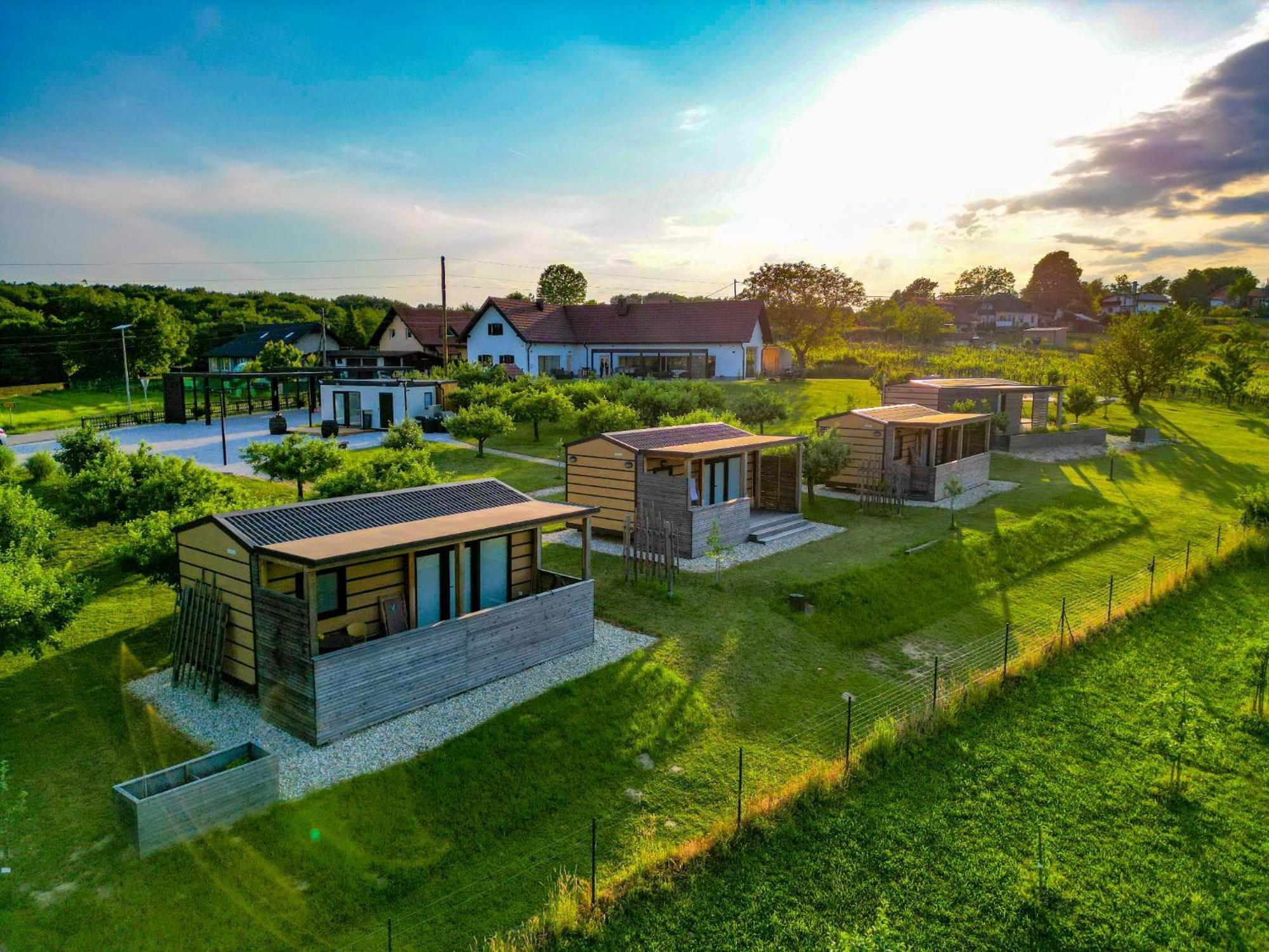 Vinea Panonika Wine & Mind Retreat Villa ราเดนซี ภายนอก รูปภาพ